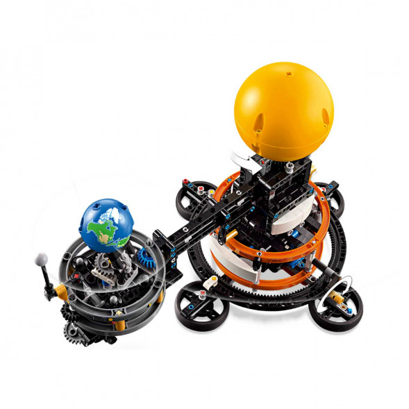 Конструктор LEGO Technic 42179 Планета Земля и Луна на орбите в Великом Новгороде