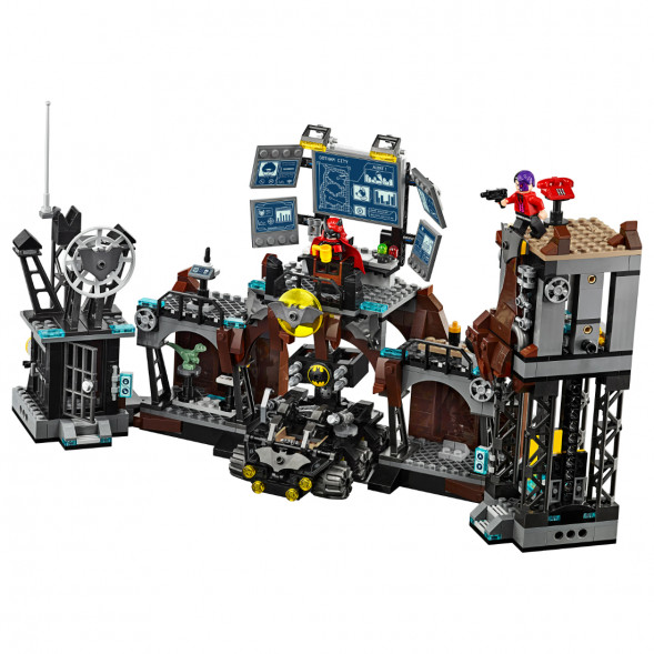 Конструктор LEGO Super Heroes 76122 Вторжение Глиноликого в бэт-пещеру в Великом Новгороде