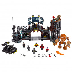 Конструктор LEGO Super Heroes 76122 Вторжение Глиноликого в бэт-пещеру
