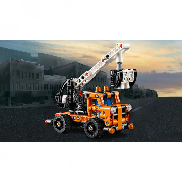 Конструктор LEGO Technic 42088 Ремонтный автокран в Великом Новгороде