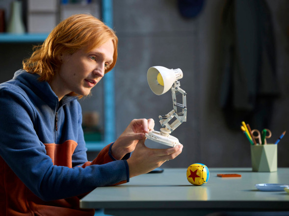 Конструктор LEGO Ideas 21357 Disney Pixar: Люксо-младший в Великом Новгороде