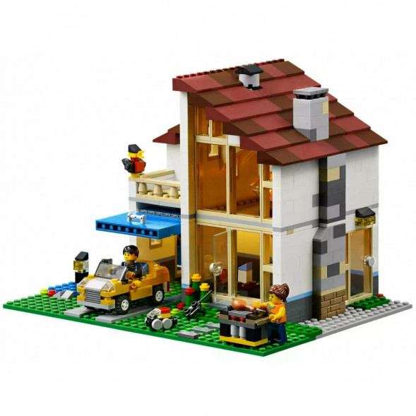 Конструктор LEGO Creator 31012 Семейный домик в Великом Новгороде