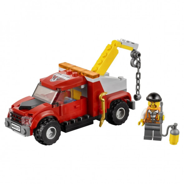 Конструктор LEGO City Police 60137 Побег на буксировщике в Великом Новгороде