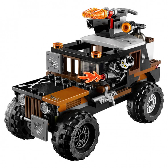 Конструктор LEGO Super Heroes 76050 Опасное ограбление в Великом Новгороде