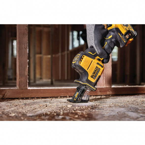 Аккумуляторная сабельная пила DEWALT DCS369NT, без АКБ и ЗУ, в кейсе TSTAK в Великом Новгороде