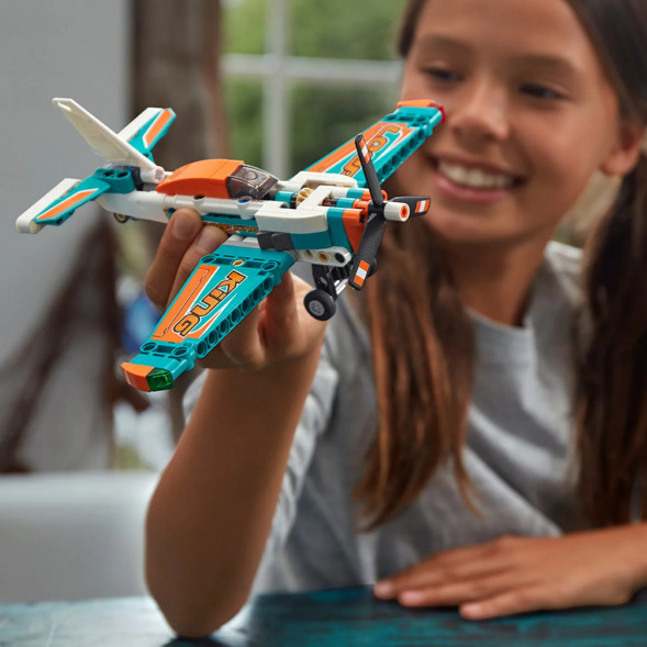 Конструктор LEGO Technic 42117 Гоночный самолёт в Великом Новгороде