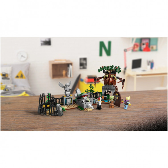 Конструктор Lego Hidden Side 70420 Загадка Старого Кладбища в Великом Новгороде