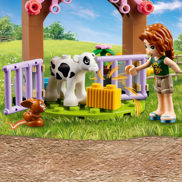 Конструктор LEGO Friends 42607 Осенний сарай для теленка в Великом Новгороде