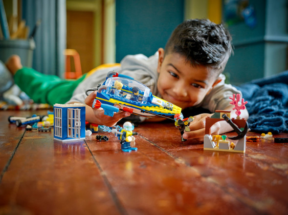 Конструктор LEGO City 60355 Детективные миссии водной полиции в Великом Новгороде