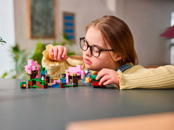 Конструктор LEGO Minecraft 21260 Сад цветущей вишни в Великом Новгороде