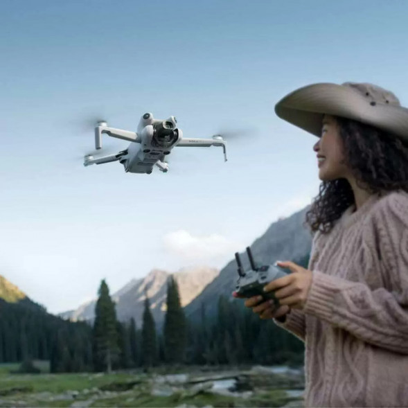 Квадрокоптер DJI Mini 4 Pro Fly More Combo (DJI RC 2) в Великом Новгороде