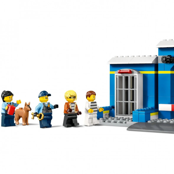 Конструктор LEGO City 60370 Побег из полицейского участка в Великом Новгороде