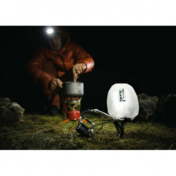 Налобный фонарь Petzl Actik Core E065AA02, 600 лм, зелёный в Великом Новгороде